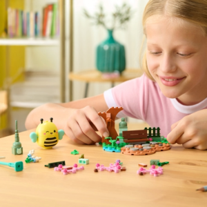 Squishmallows set za slaganje Sunny šeće cvjetnim vrtom - Slika 4